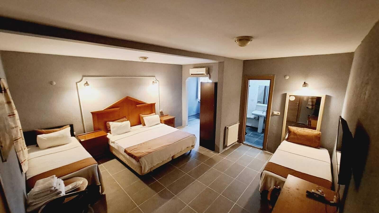 Premium bedding, minibar, desk, soundproofing