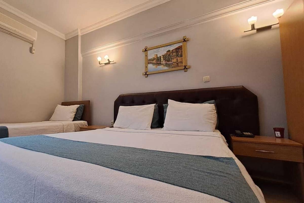 SÀngtillbehör av högsta kvalitet, minibar, skrivbord och ljudisolering