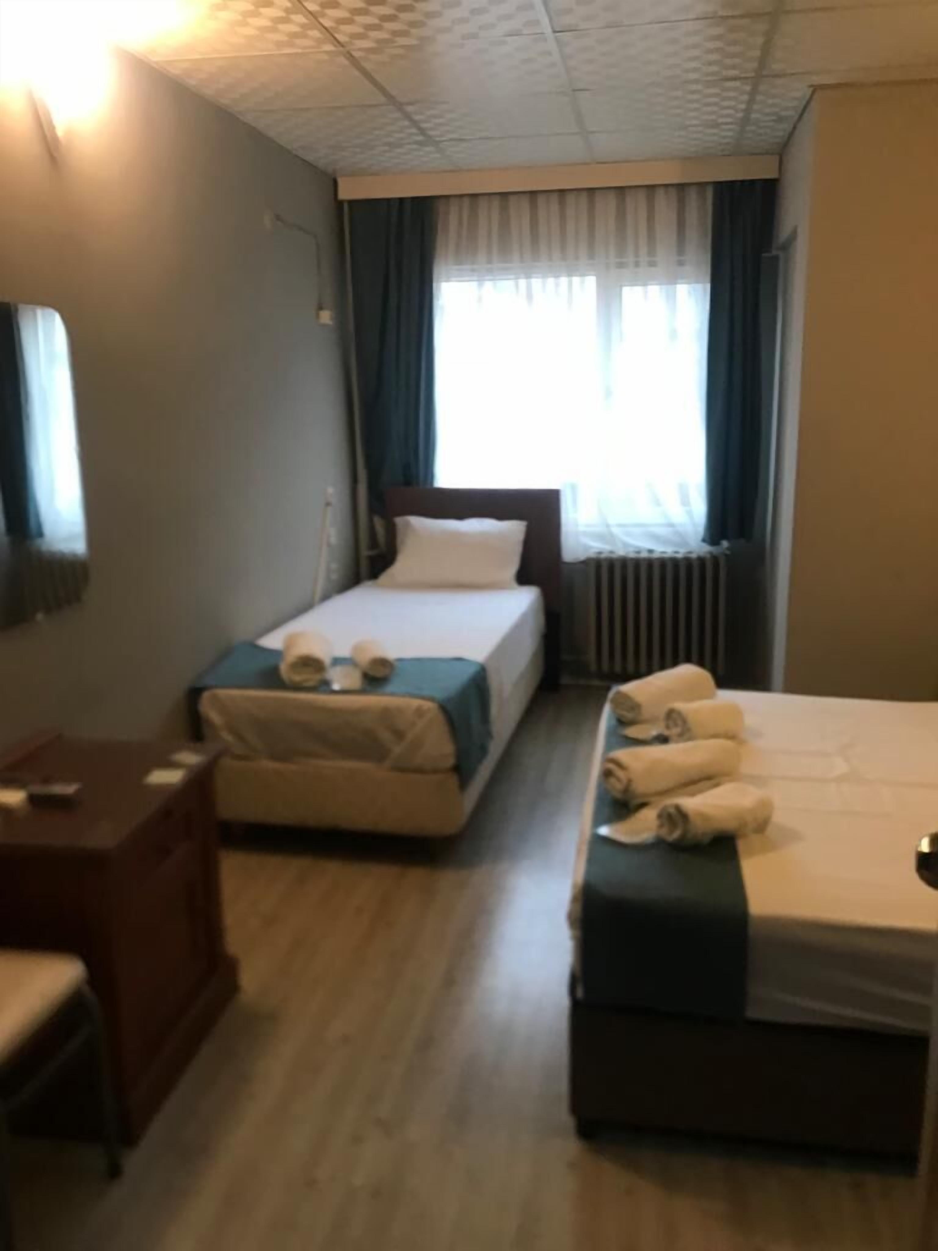 Een minibar, een bureau, geluiddichte muren, gratis wifi