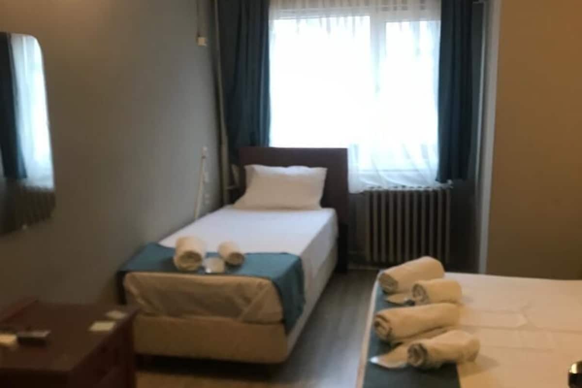 Frigobar, escrivaninha, quartos à prova de som, Wi-Fi de cortesia