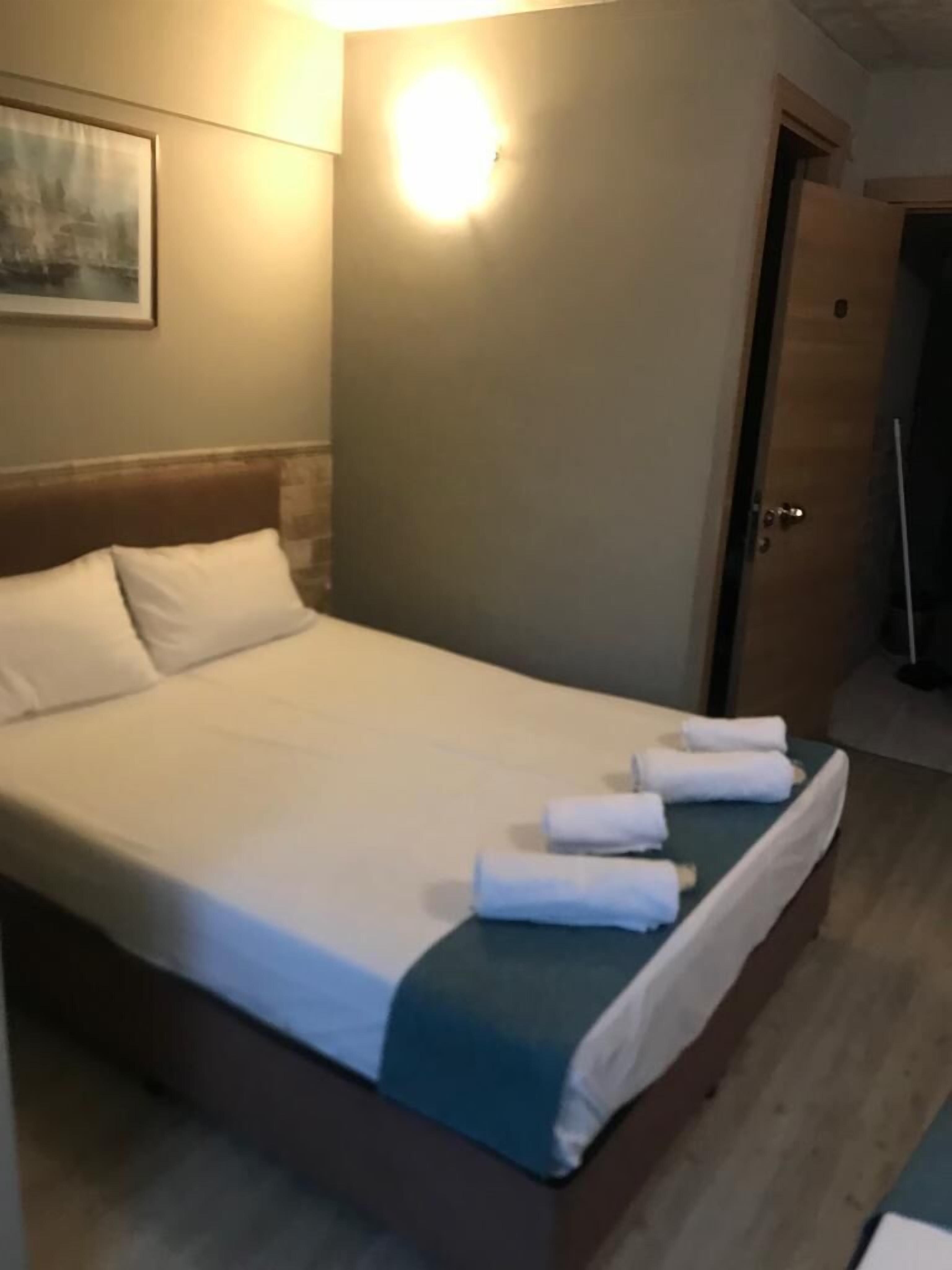 Een minibar, een bureau, geluiddichte muren, gratis wifi