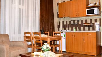 32-inch LCD TV with satellite channels, TV