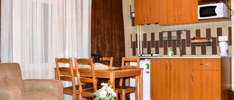 32-吋 LCD 液晶電視、衛星頻道、電視