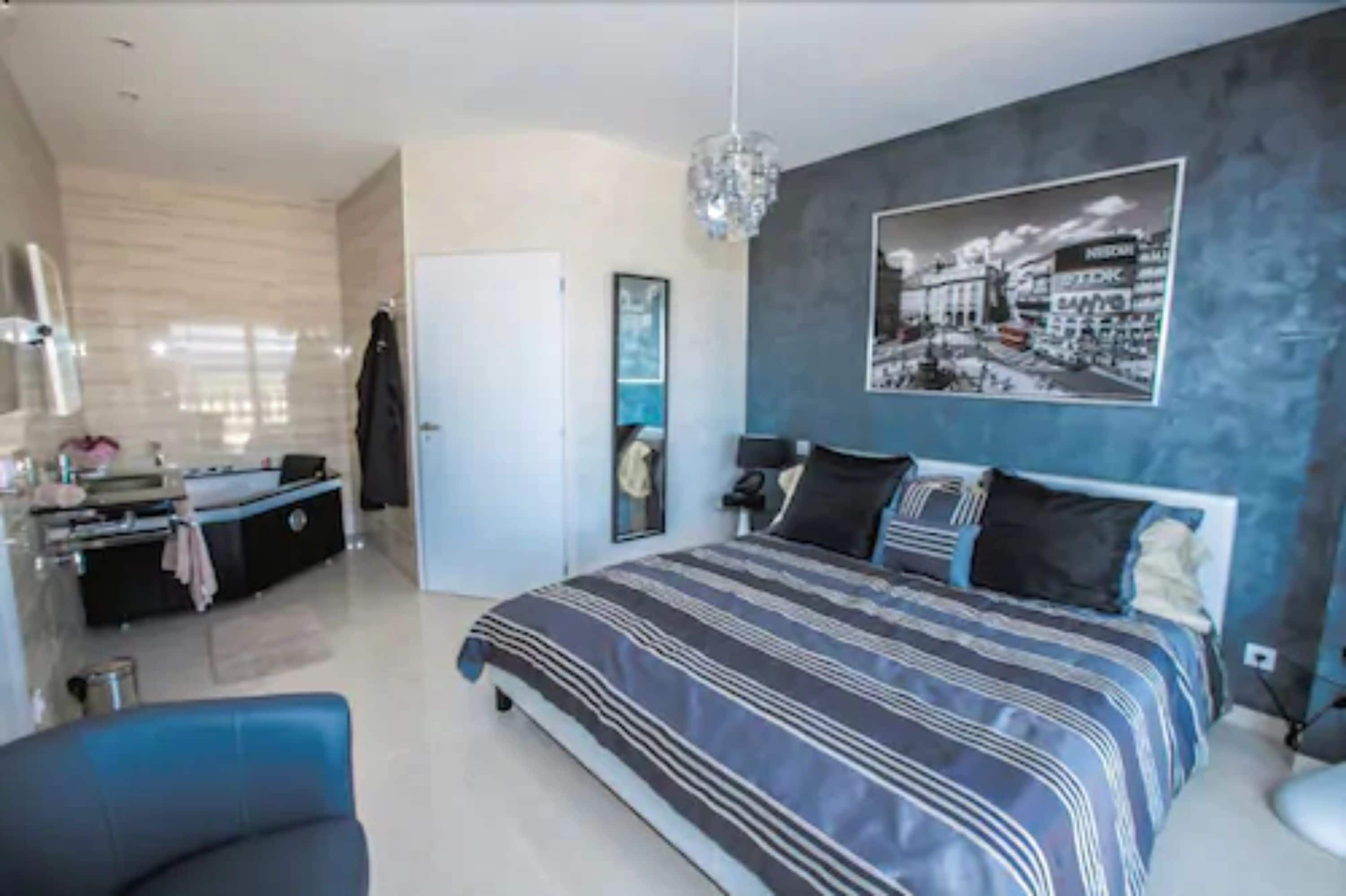 Literie de qualité supérieure, rideaux occultants, chambres insonorisées