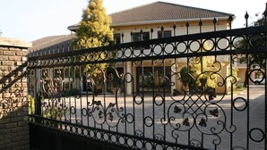 Exterior - Macha-Leni on 10 Boutique Hotel (Lusaka)