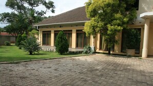 Exterior - Macha-Leni on 10 Boutique Hotel (Lusaka)