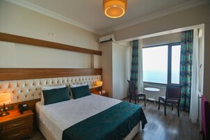 Ropa de cama de alta calidad y minibar 