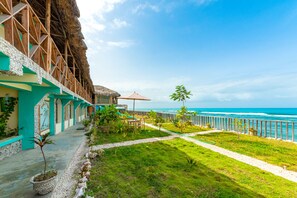 Garden - Yoset Hotel (Cayes-Jacmel)