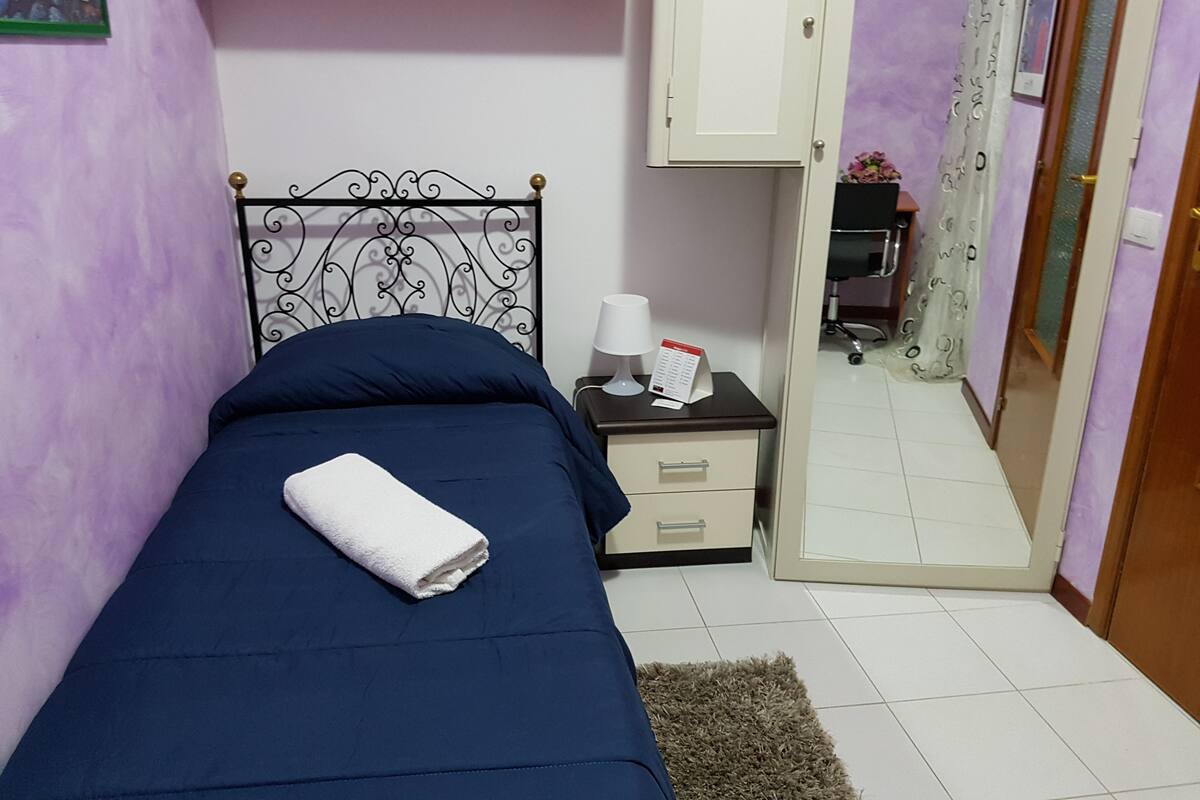 Single Room | In-room safe, desk, soundproofing, rollaway beds (surcharge)