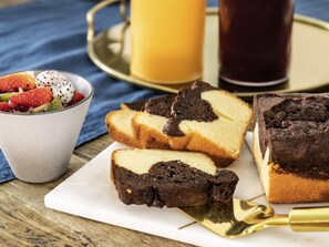 Café da manhã com buffet grátis todos os dias