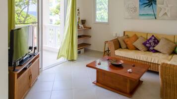 Appartement, 1 chambre | Coin séjour | Télévision à écran plat