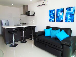 Apartment, 1 Schlafzimmer | Wohnzimmer | 32-Zoll-Plasmafernseher mit Kabelempfang, Fernseher
