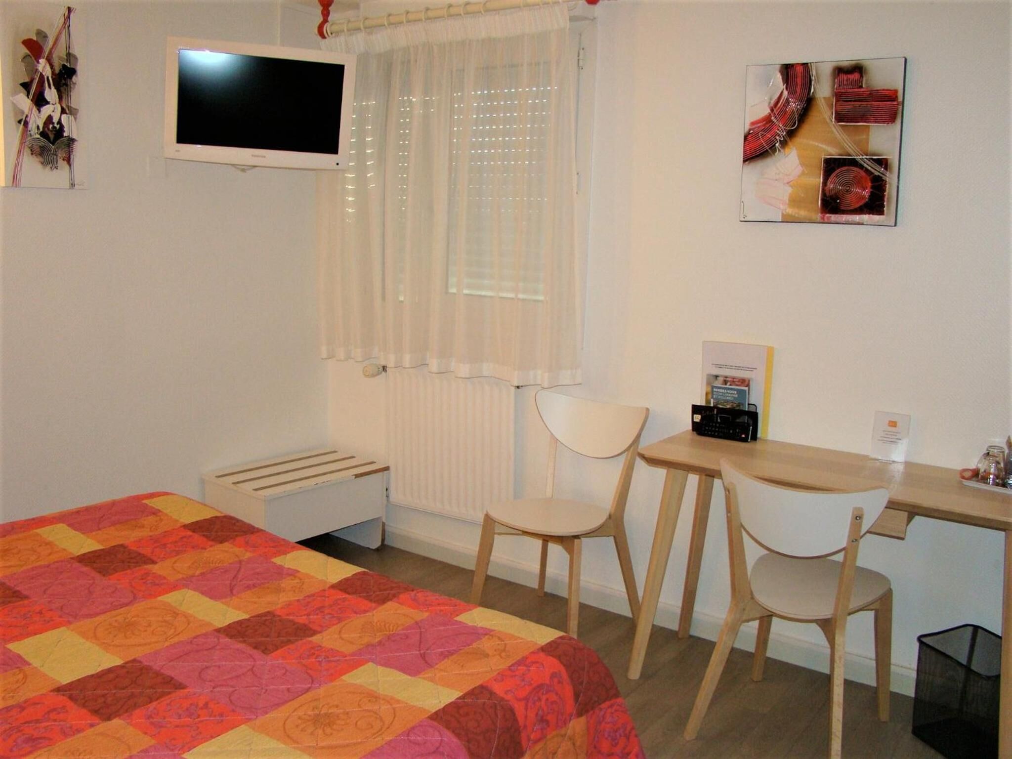 premium bedding, in-room safe, desk, soundproofing