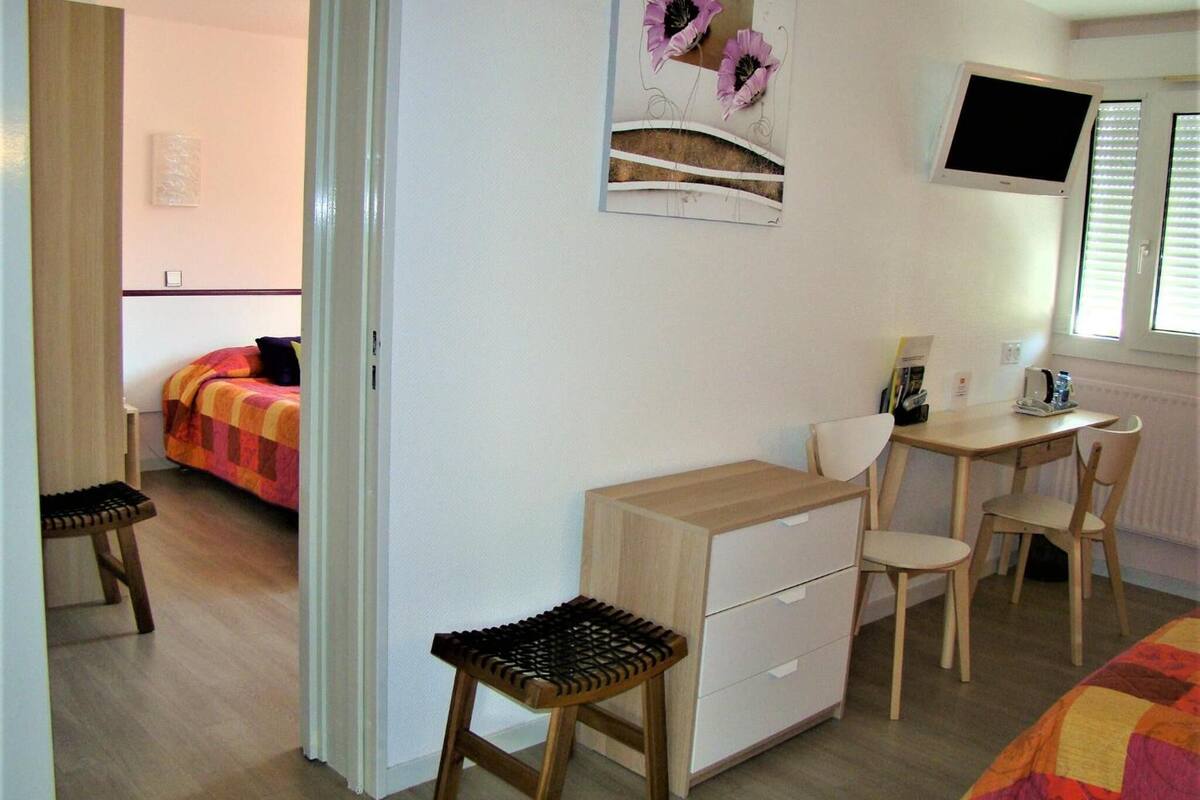 premium bedding, in-room safe, desk, soundproofing