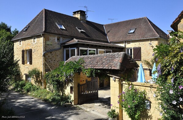 واجهة المنشأة