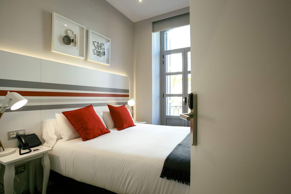 Exterior double or twin room with city view