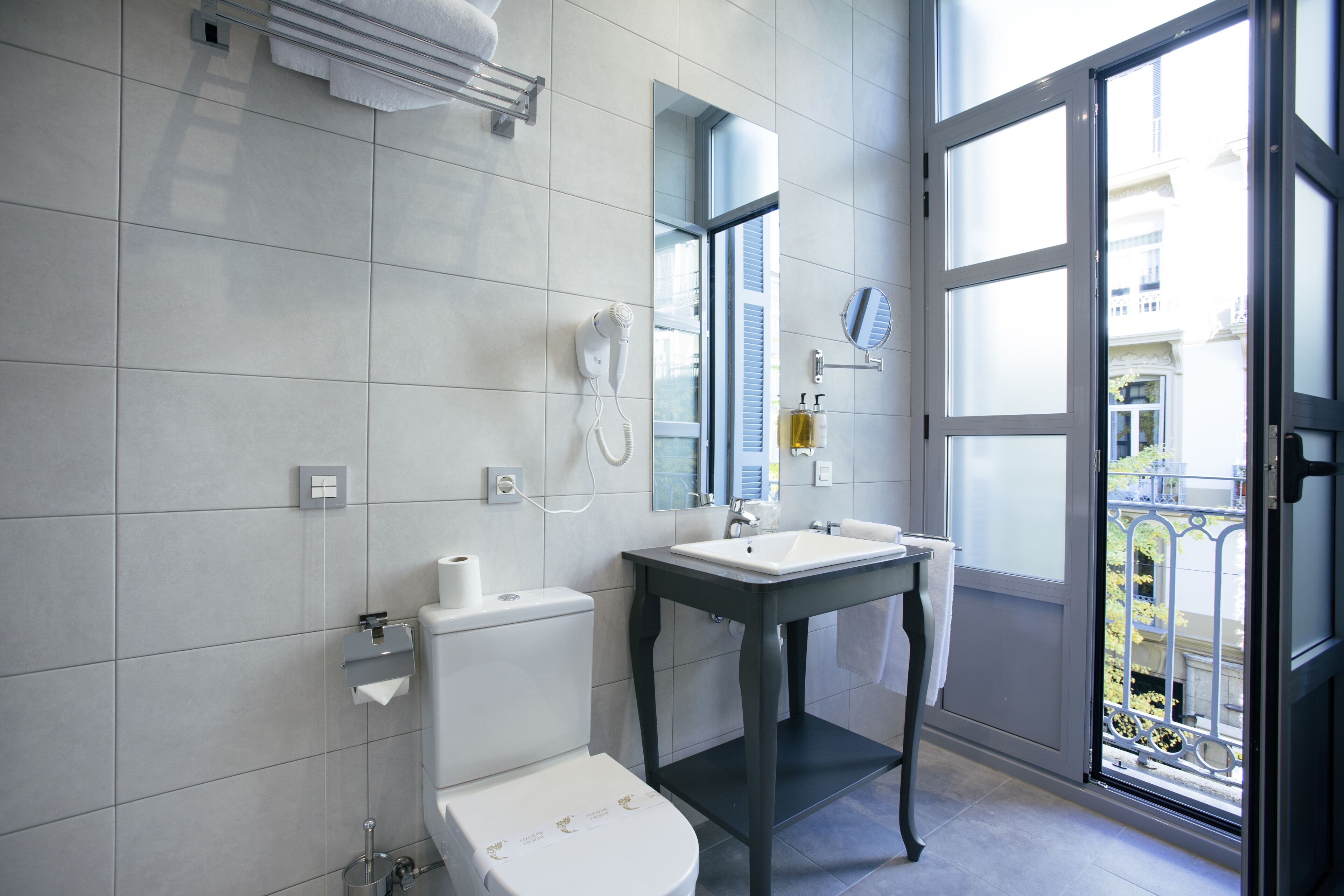 Photo - Legazpi Doce Rooms & Suites