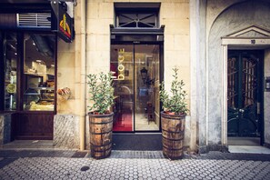 Property entrance - Legazpi Doce Rooms & Suites (San Sebastián)