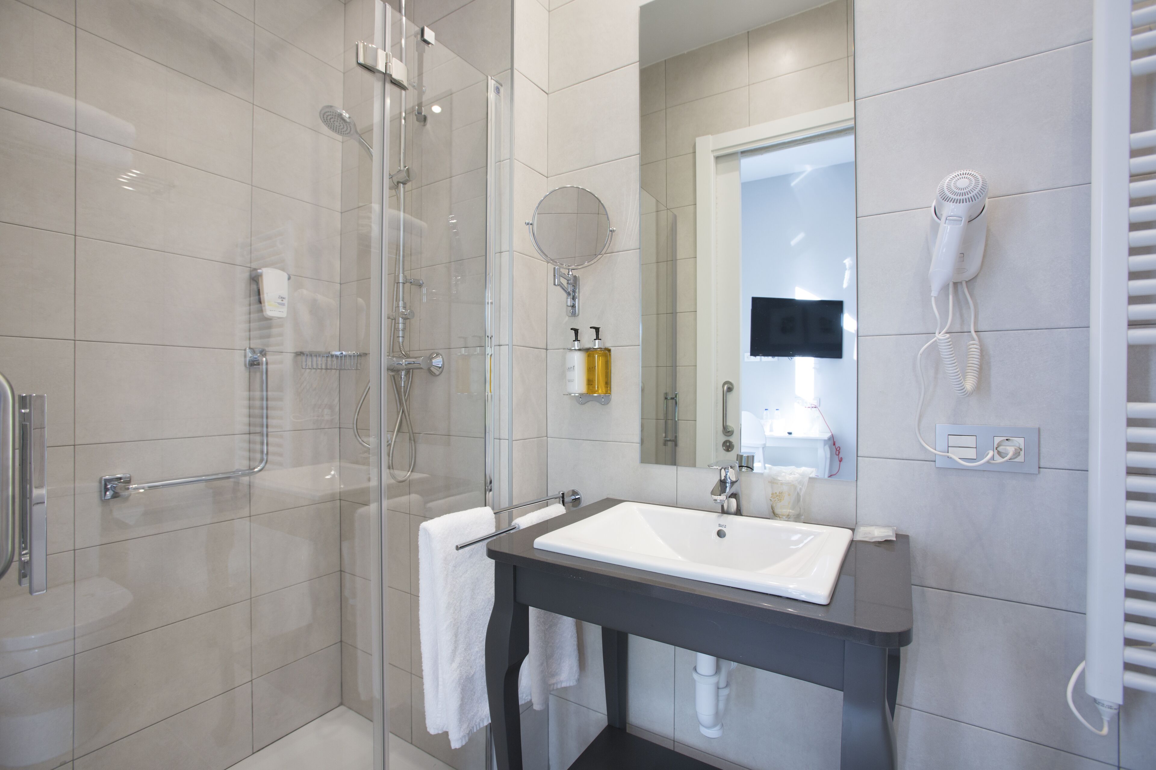 Photo - Legazpi Doce Rooms & Suites