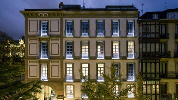 Front of property – evening/night