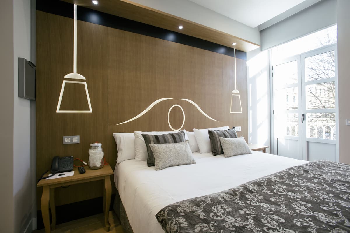 Premium bedding, down duvets, desk, free WiFi