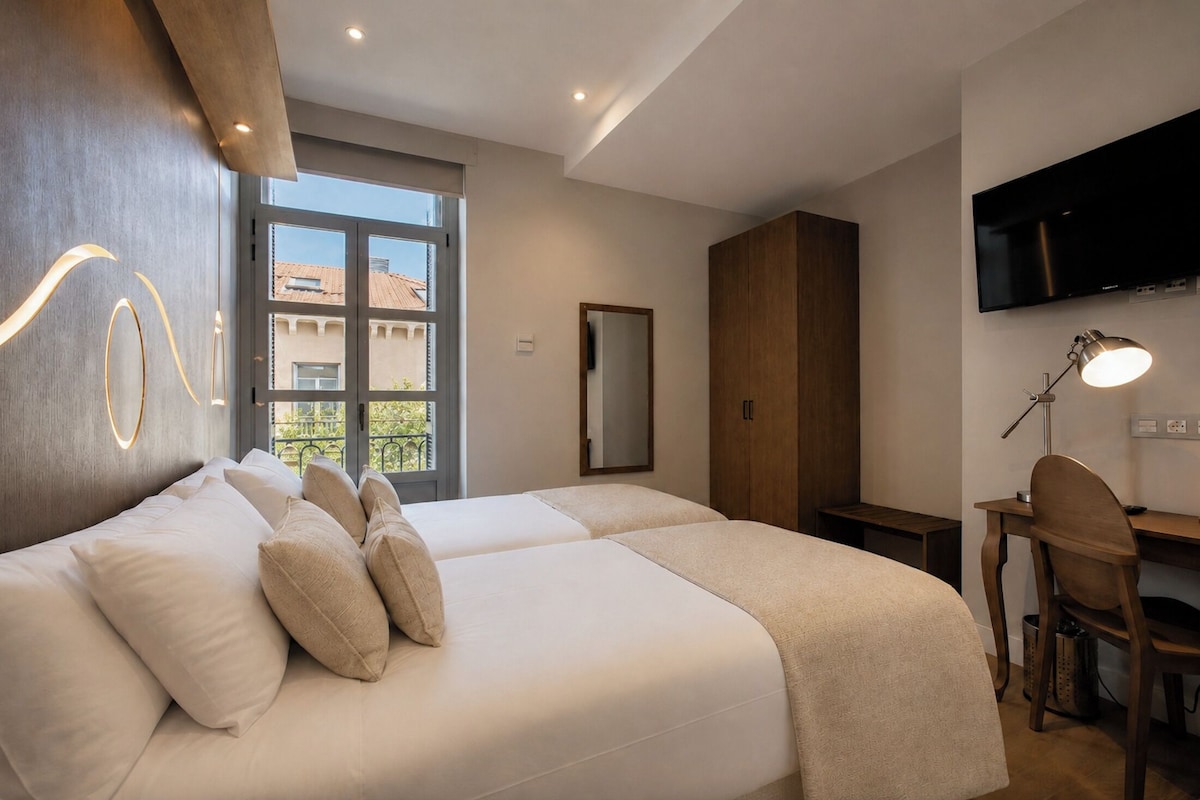 Family Studio Suite, Balcony | Premium bedding, down duvets, desk, free WiFi