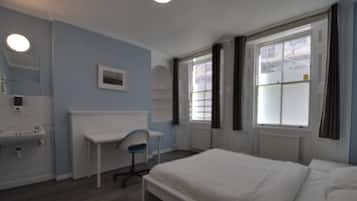 Cortinas blackout y sistema de insonorización