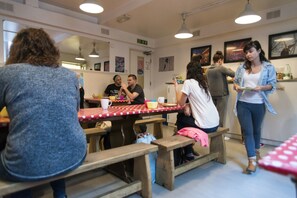 Breakfast buffet - Astor Kensington Hostel (London)