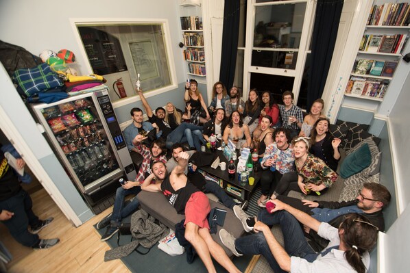 Karaoke room - Astor Kensington Hostel (London)