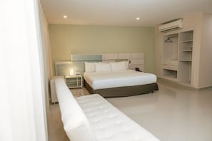 Suite presidencial | Frigobar, cofres nos quartos, escrivaninha
