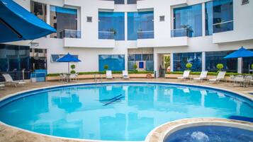 Piscina a l'aire lliure