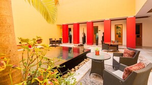 Indoor pool - Villa Azalea Luxury B&B (El Tuito)