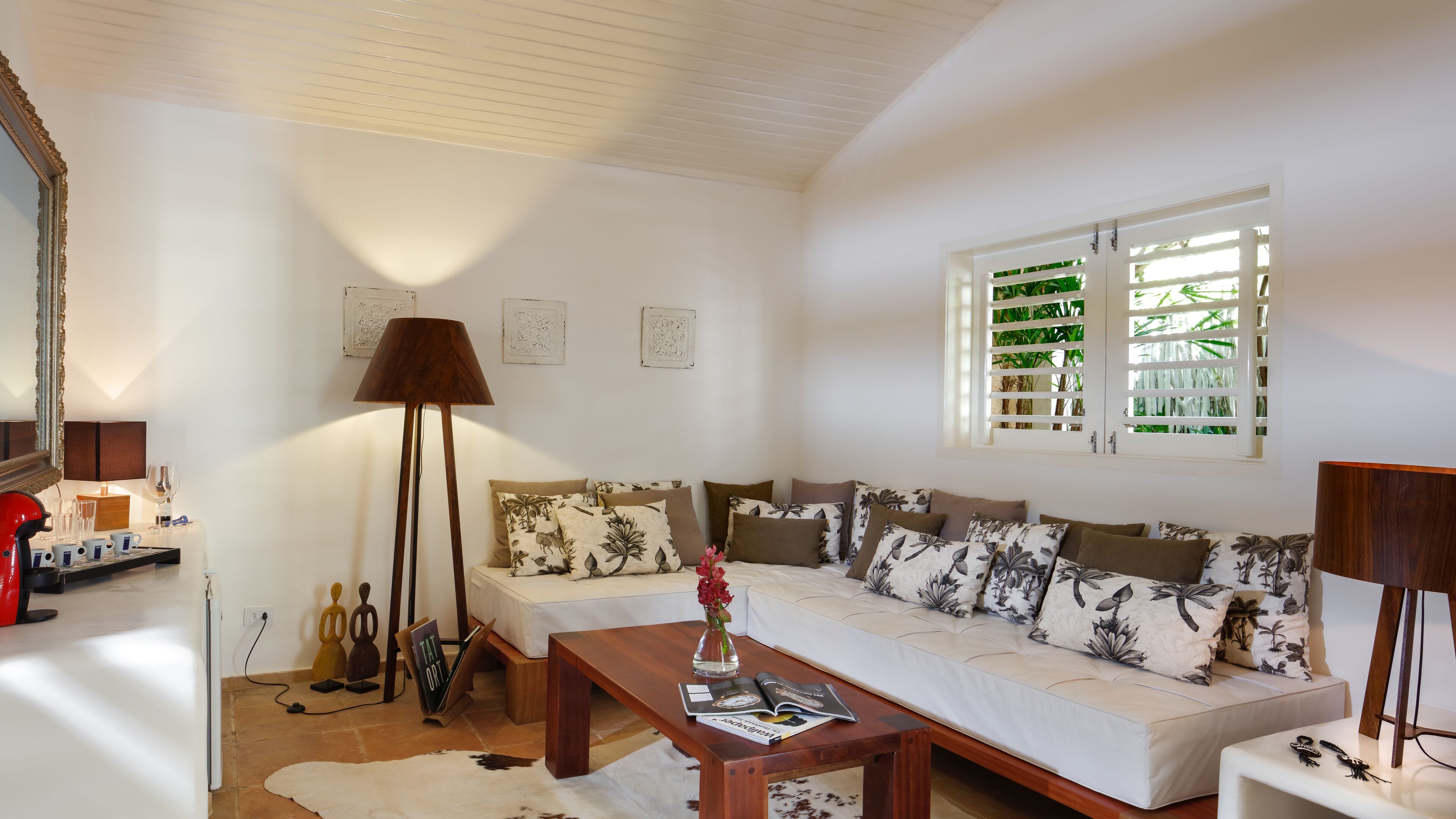 minibar, in-room safe, individually decorated, desk