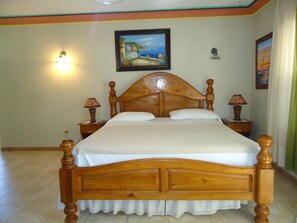 Standard Room (No A.C) | WiFi - L'Amitié Hôtel (Cayes-Jacmel)