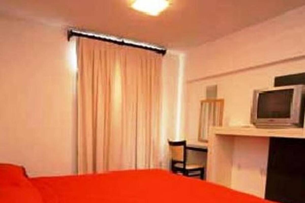 In-room safe, desk, laptop workspace, free WiFi
