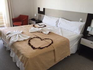 In-room safe, desk, laptop workspace, free WiFi