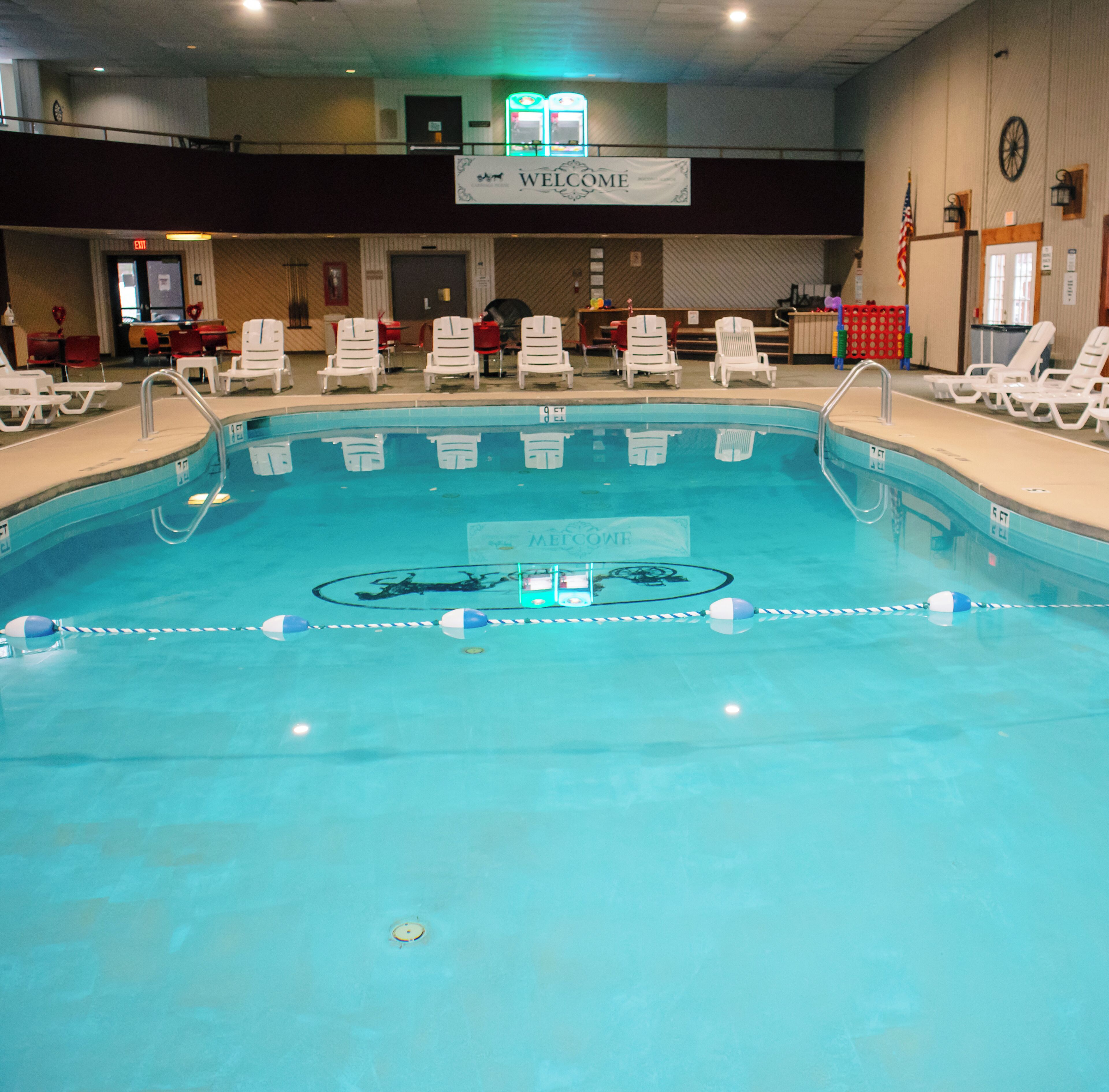 Indoor pool, sun loungers