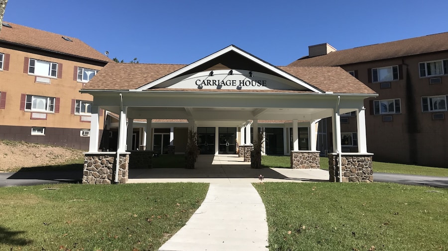 Carriage House Country Club