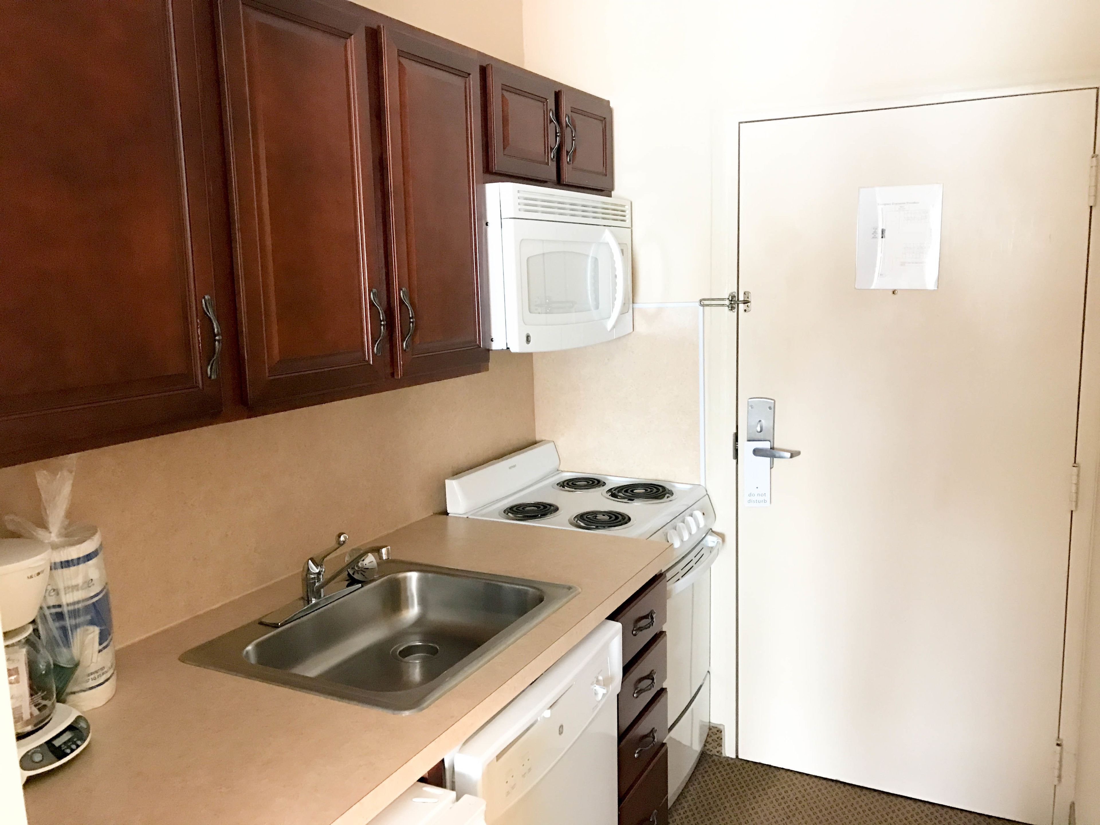 studio suite (max 2 guest) | private kitchenette | fridge, microwave, oven, stovetop
