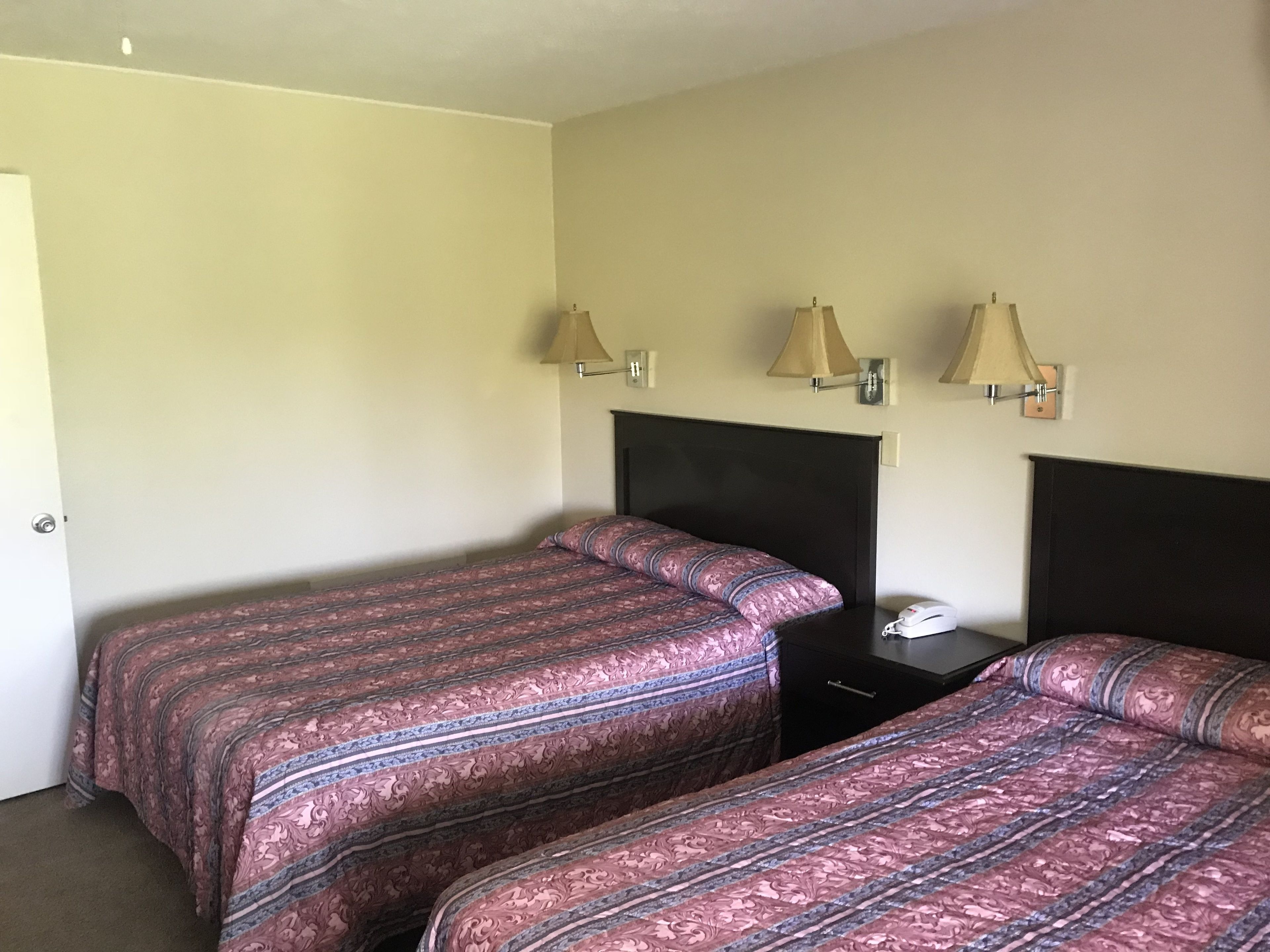 royal suite (max 6 guests) | in-room safe, iron/ironing board, free wifi, bed sheets