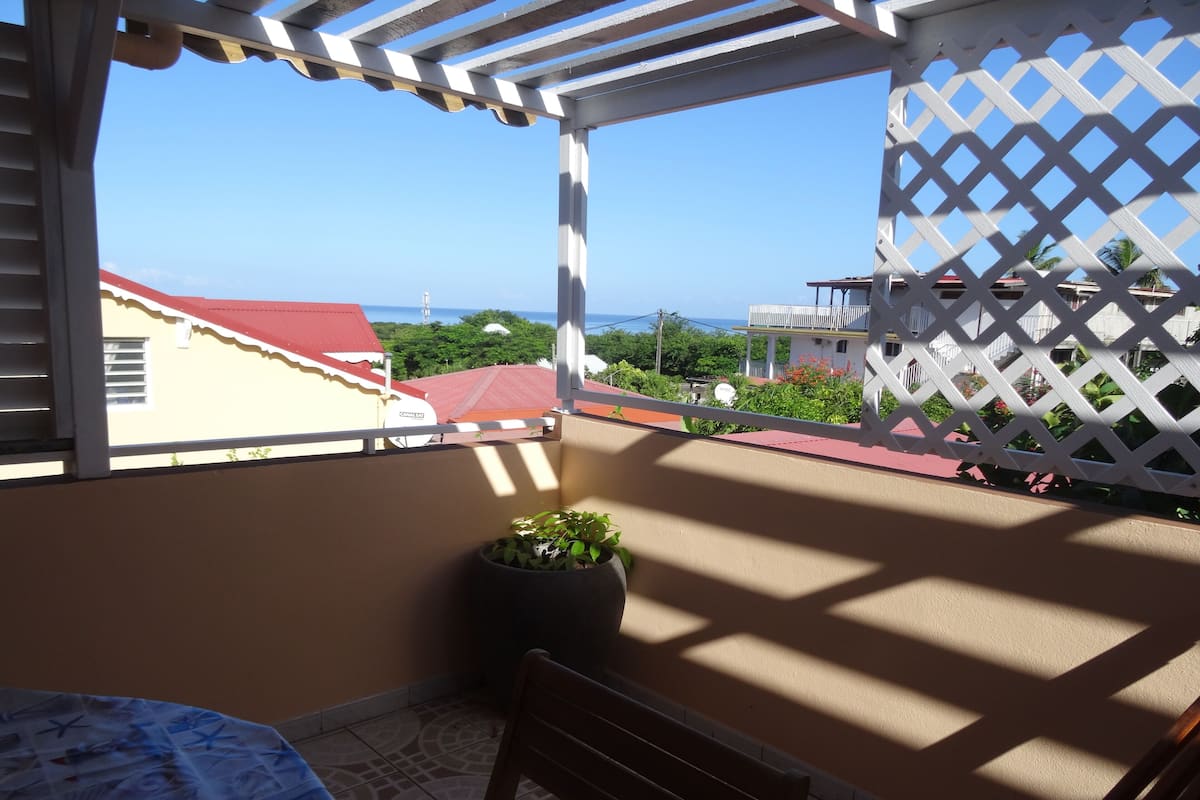 2 bedrooms, individually decorated, individually furnished