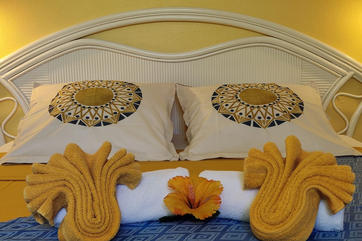 2 bedrooms, individually decorated, individually furnished