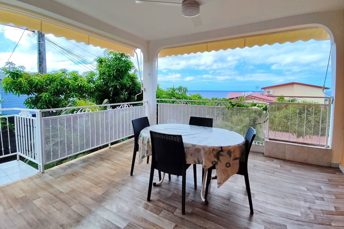2 bedrooms, individually decorated, individually furnished