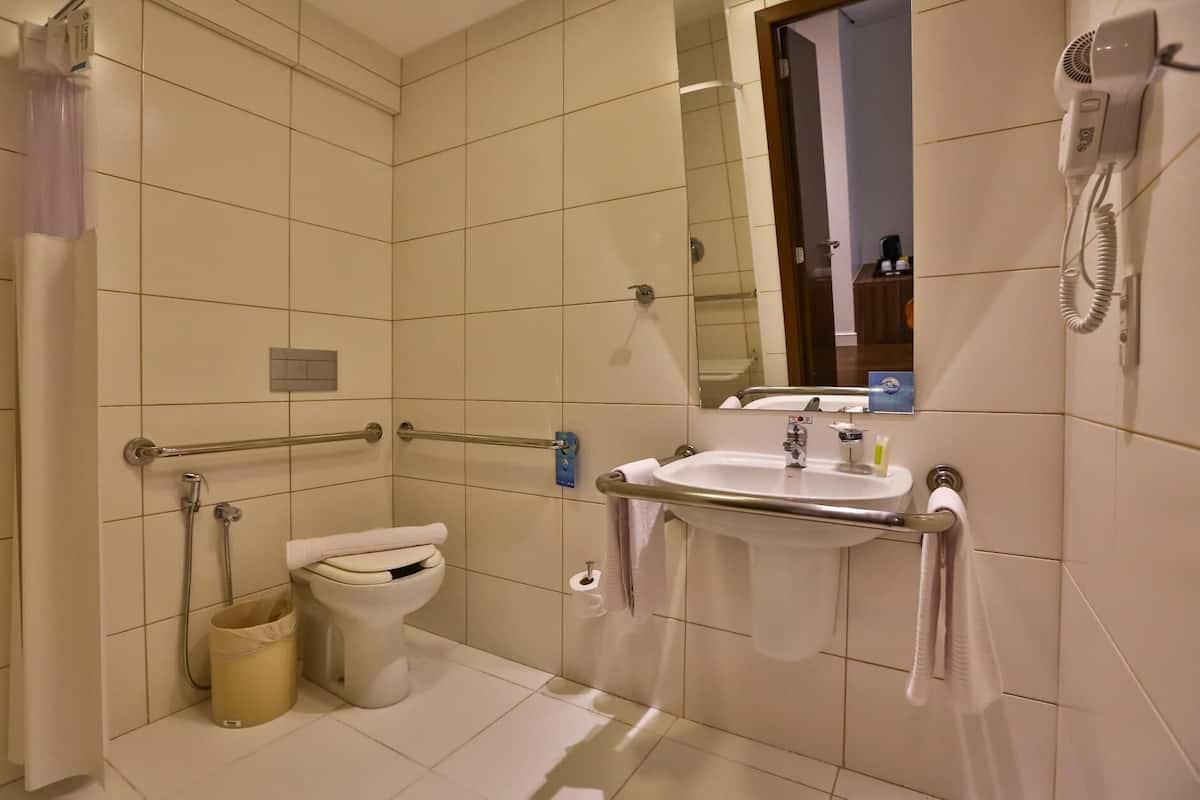 superior room, accessible | bathroom | shower, free toiletries, hair dryer, towels