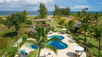 Outdoor pool, sun loungers