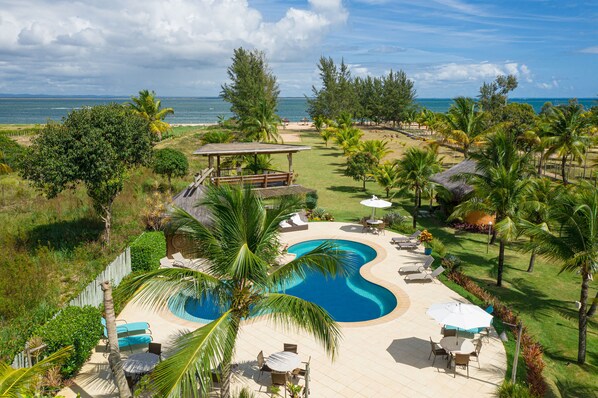 Outdoor pool, pool loungers
