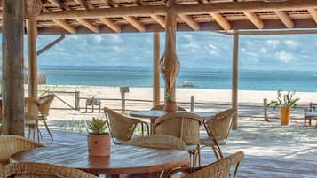 Breakfast, lunch, dinner served; Regional cuisine