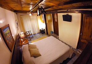 Phòng đôi Deluxe, ban công, quang cảnh biển (Room #8) | 1 phòng ngủ, trang trí khác biệt