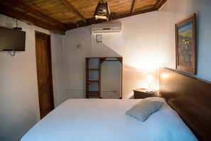 Decoración personalizada, muebles diferentes y escritorio 