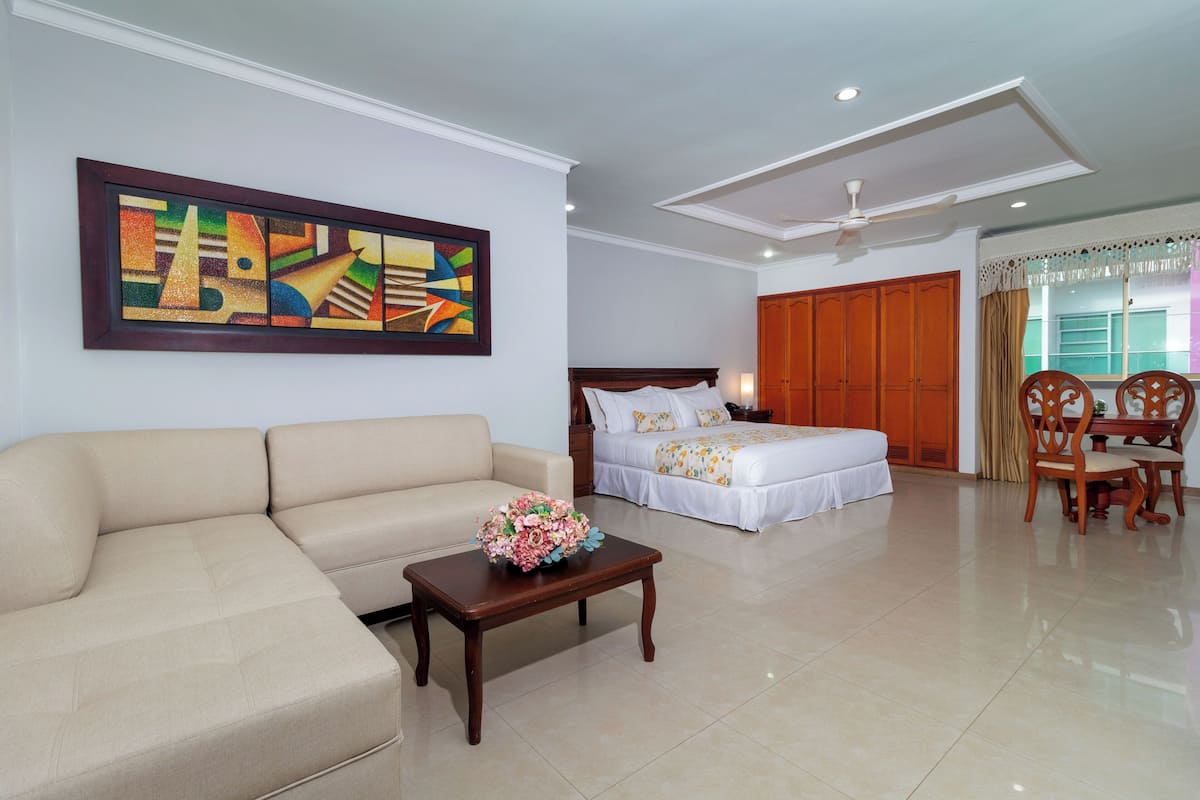 Phòng Suite | Két bảo mật tại phòng, phòng cách âm 